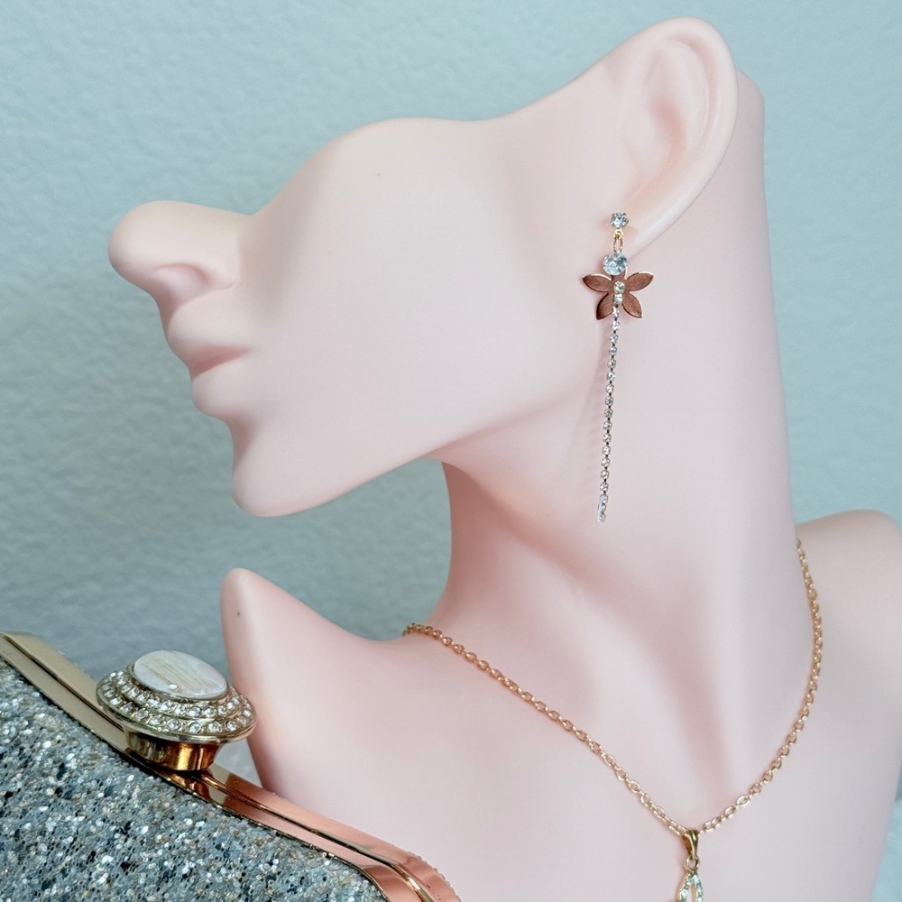 ⚜️ Elegant Gold Butterfly Earrings